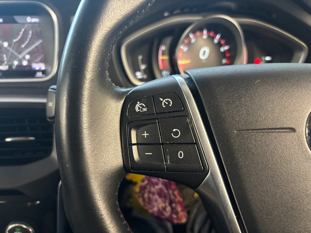 Used Volvo V40 Cross Country 2018 for sale - 76429961: Photo 29