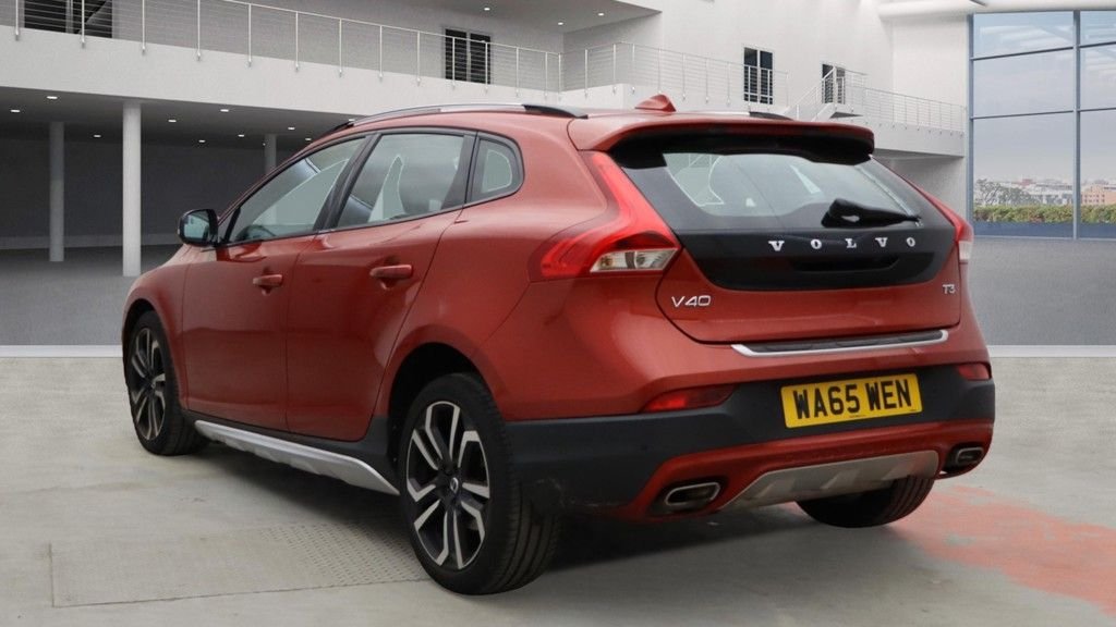 Used Volvo V40 2018 for sale - 76429961: Photo 6