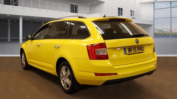 Used Skoda Octavia 2015 for sale - 76210652: Photo 2