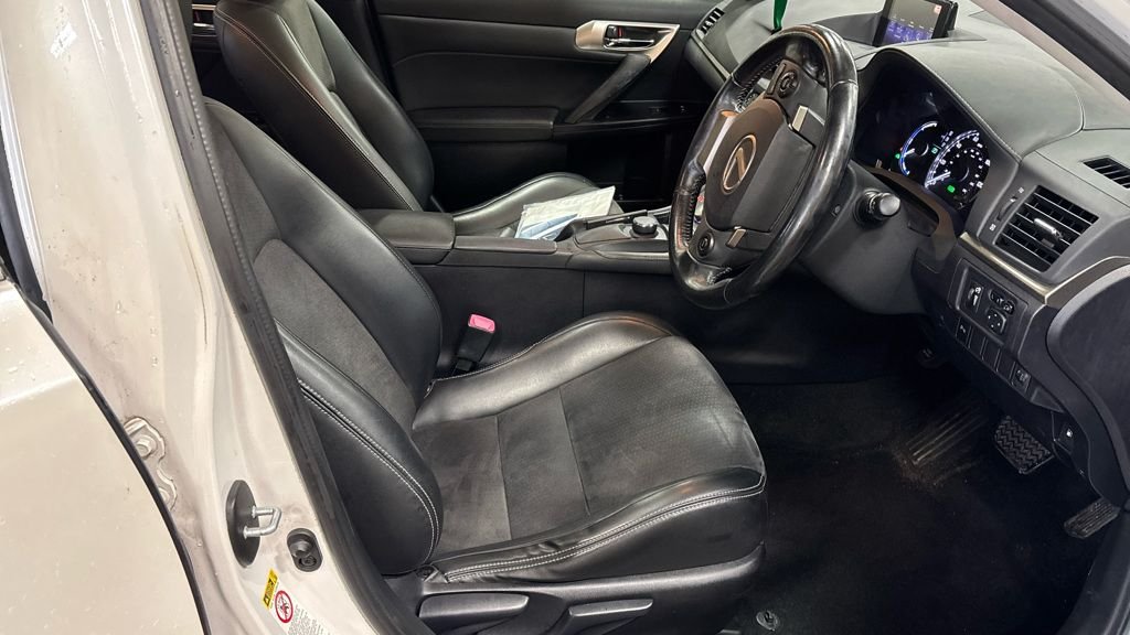 Used Lexus CT 2015 for sale - 77200456: Photo 2