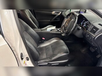 Used Lexus CT 2015 for sale - 77200456: Photo