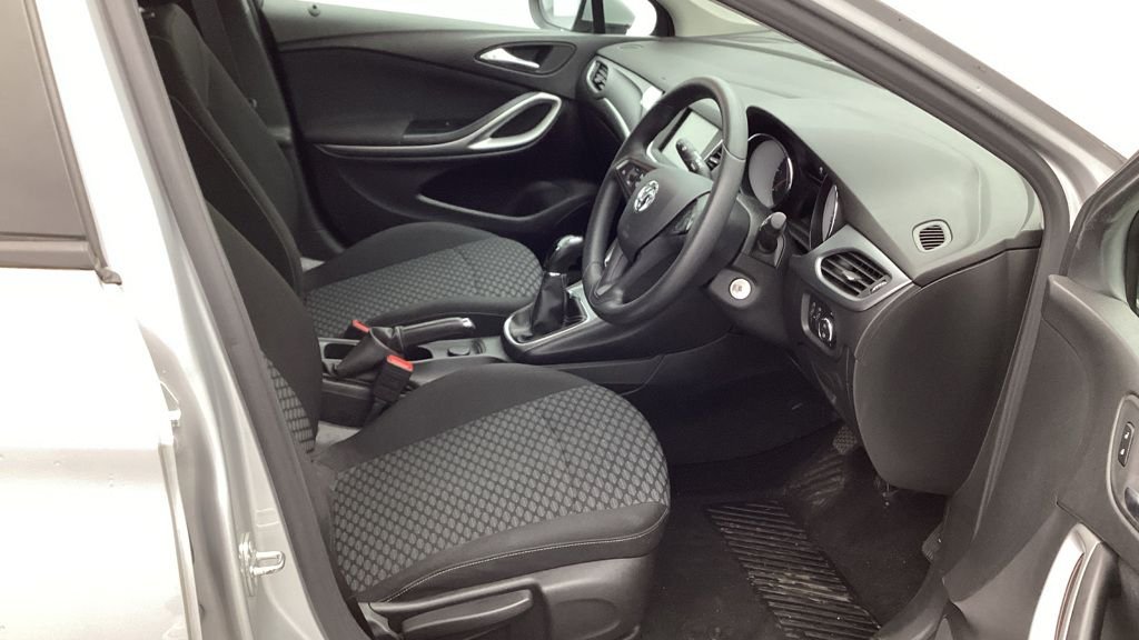 Used Vauxhall Astra 2025 for sale - 76711213: Photo 2