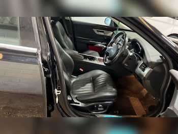 Used Jaguar XF 2018 for sale - 78931339: Photo