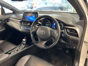 Used Toyota C-HR 2018 for sale - 73877785: Photo