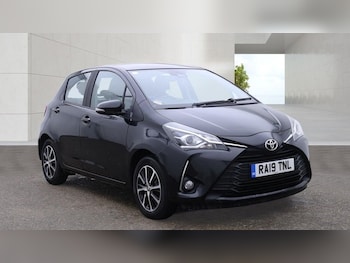Used Toyota Yaris 2019 for sale - 79221682: Photo