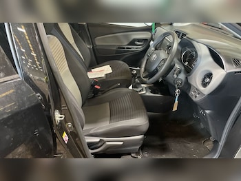 Used Toyota Yaris 2019 for sale - 79221682: Photo