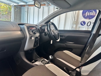 Used Toyota AYGO 2017 for sale - 79482035: Photo