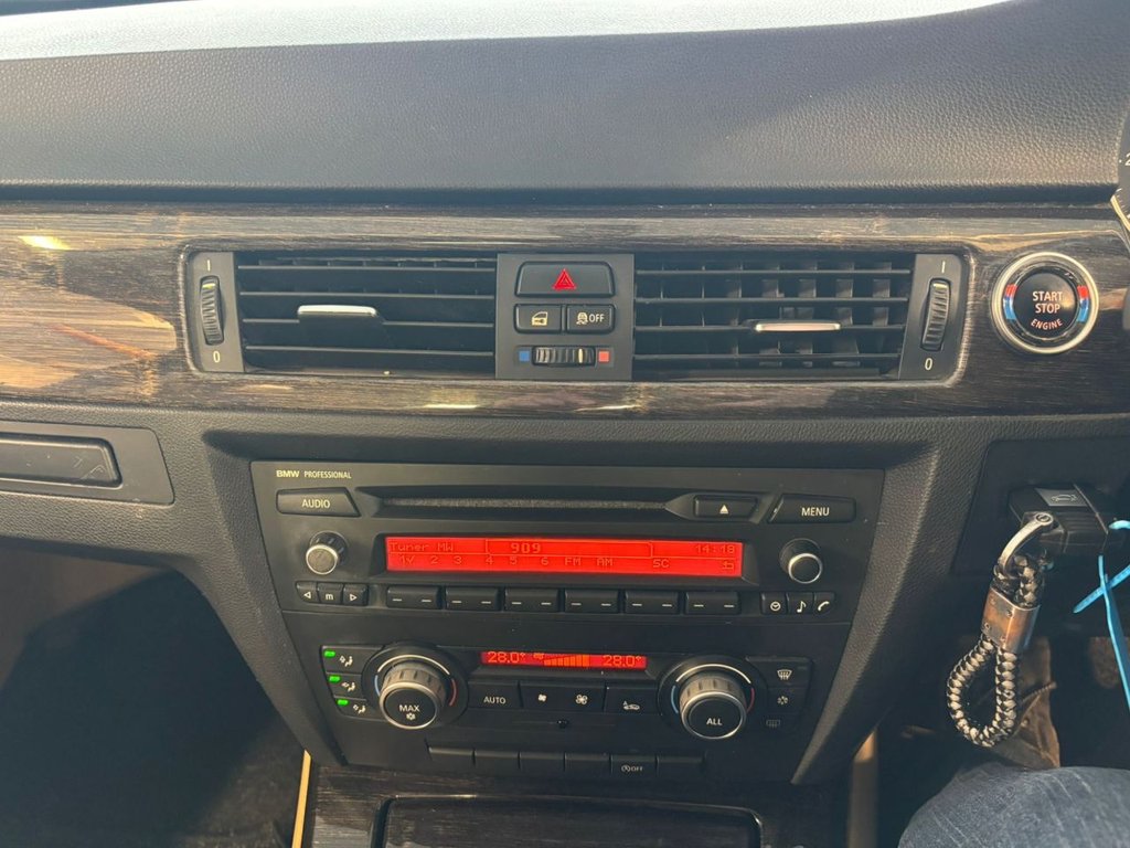 Used BMW 3 Series 2011 for sale - 77153873: Photo 22