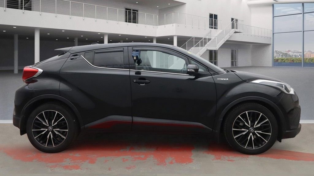 Used Toyota C-HR 2018 for sale - 76417442: Photo 10
