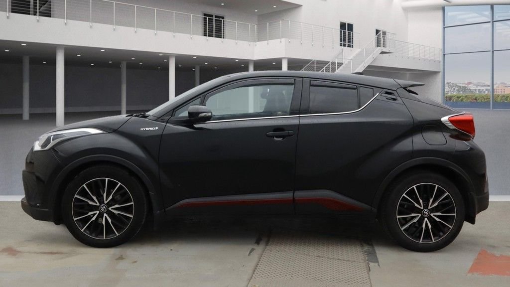 Used Toyota C-HR 2018 for sale - 76417442: Photo 11