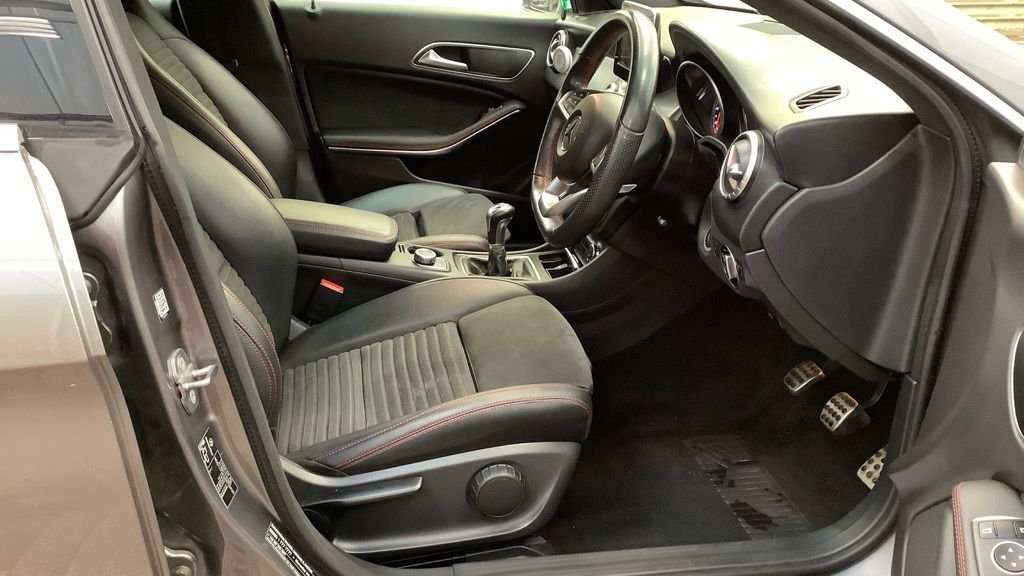 Used Mercedes-Benz CLA 2019 for sale - 77038271: Photo 2