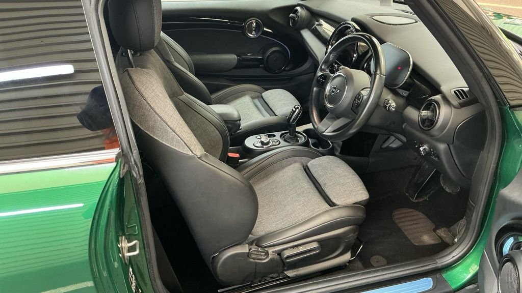 Used MINI Hatch 2021 for sale - 76406474: Photo 2