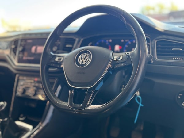 Used Volkswagen T-Roc 2019 for sale - 76056748: Photo 2