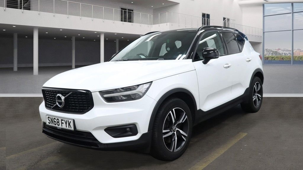 Used Volvo XC40 2018 for sale - 77547075: Photo 2