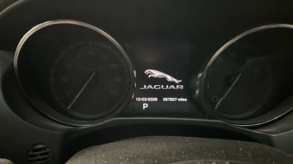 Used Jaguar XE 2015 for sale - 77967331: Photo 15