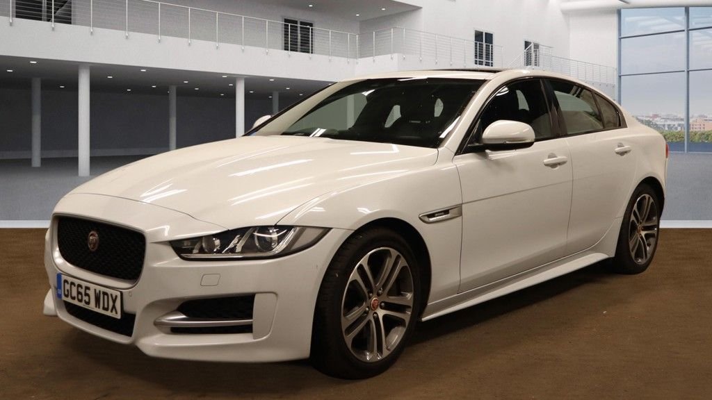 Used Jaguar XE 2015 for sale - 77967331: Photo 6