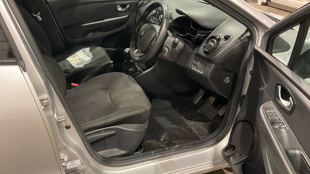 Used Renault Clio 2025 for sale - 77288058: Photo 2