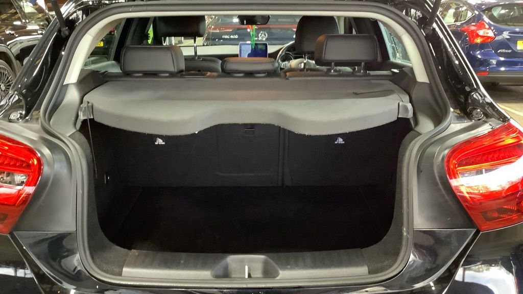 Used Mercedes-Benz A-Class 2017 for sale - 77452384: Photo 11