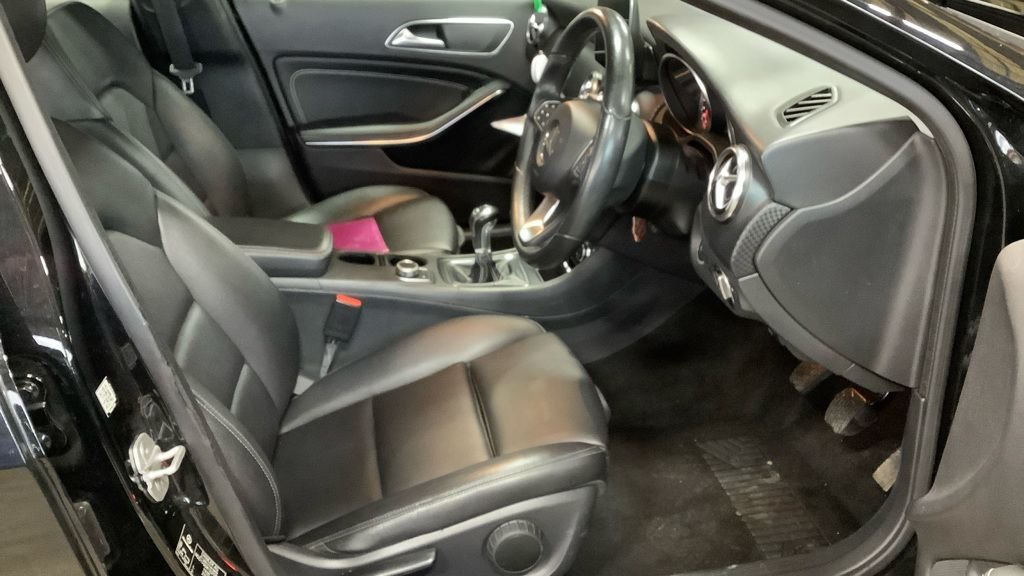 Used Mercedes-Benz A-Class 2017 for sale - 77452384: Photo 2