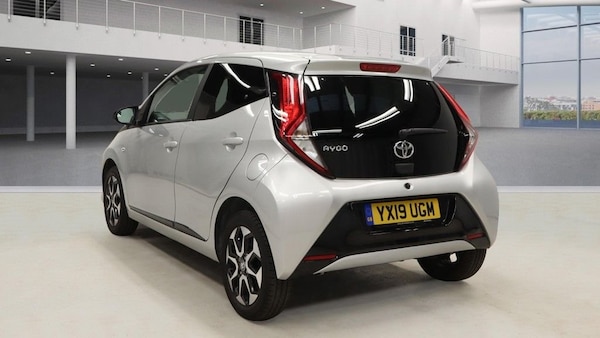 Used Toyota AYGO 2019 for sale - 76235995: Photo 2