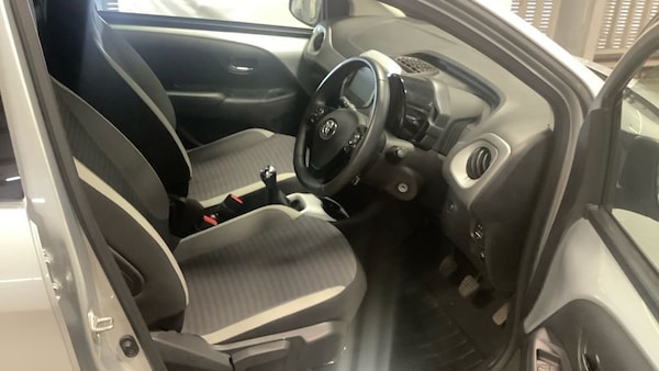 Used Toyota AYGO 2019 for sale - 76235995: Photo 3
