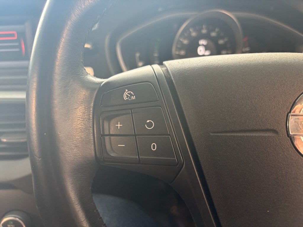 Used Volvo V40 2013 for sale - 75985937: Photo 13