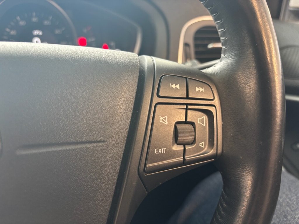 Used Volvo V40 2013 for sale - 75985937: Photo 25