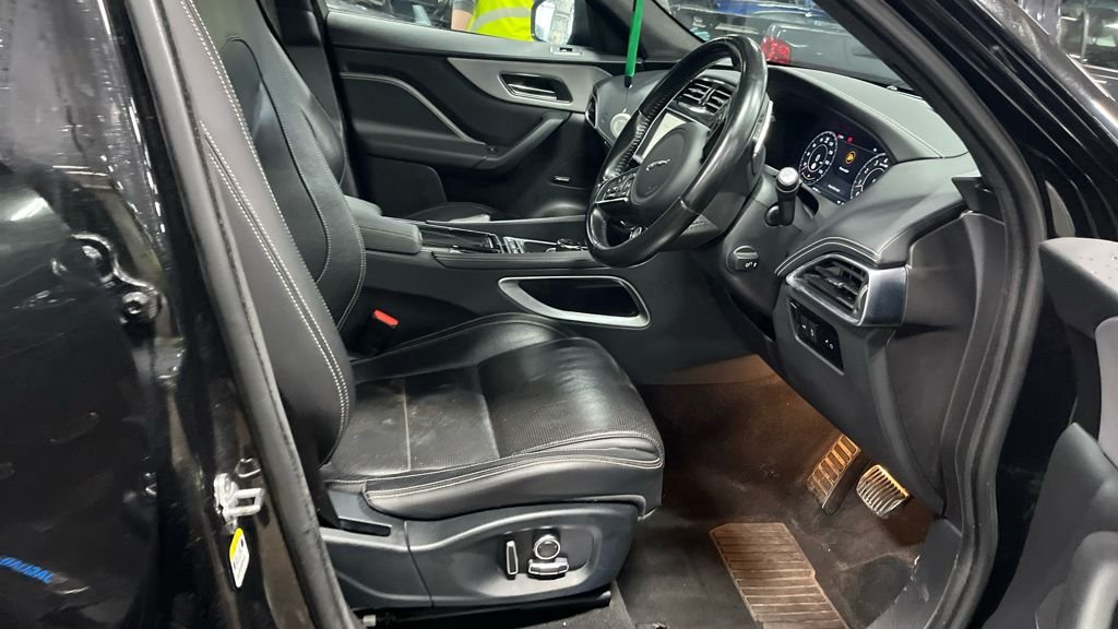 Used Jaguar F-Pace 2019 for sale - 77967659: Photo 2