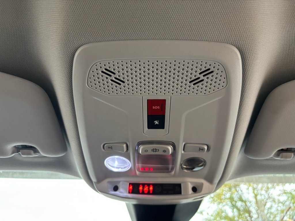 Used Peugeot E-2008 2022 for sale - 76048393: Photo 24