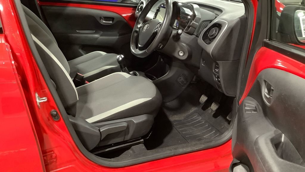 Used Toyota AYGO 2021 for sale - 76429933: Photo 2