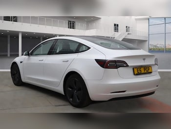 Used Tesla Model 3 2019 for sale - 76210661: Photo 2