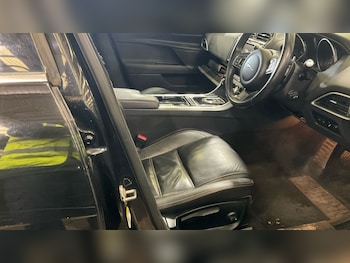 Used Jaguar XE 2017 for sale - 78167266: Photo