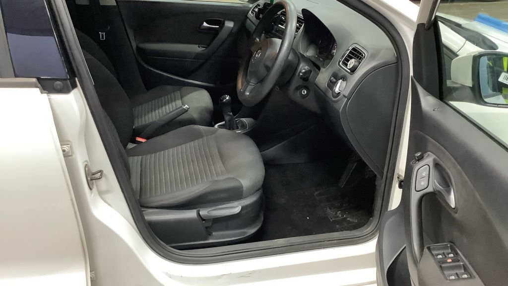Used Volkswagen Polo 2013 for sale - 77437052: Photo 2