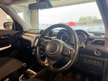 Used Suzuki Swift 2018 for sale - 74746363: Photo