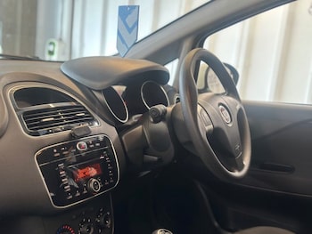 Used Fiat Punto 2017 for sale - 79104046: Photo