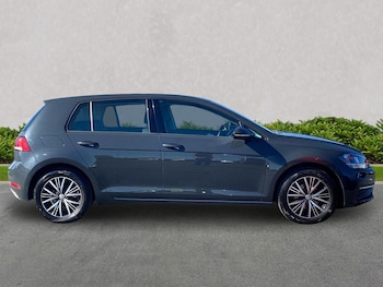 Used Volkswagen Golf 2017 for sale - 78373711: Photo