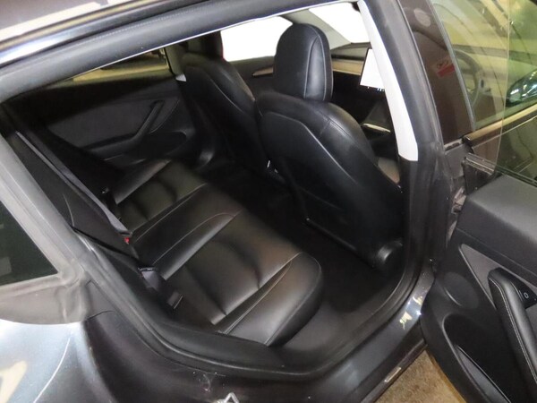 Used Tesla Model 3 2021 for sale - 76310107: Photo 8