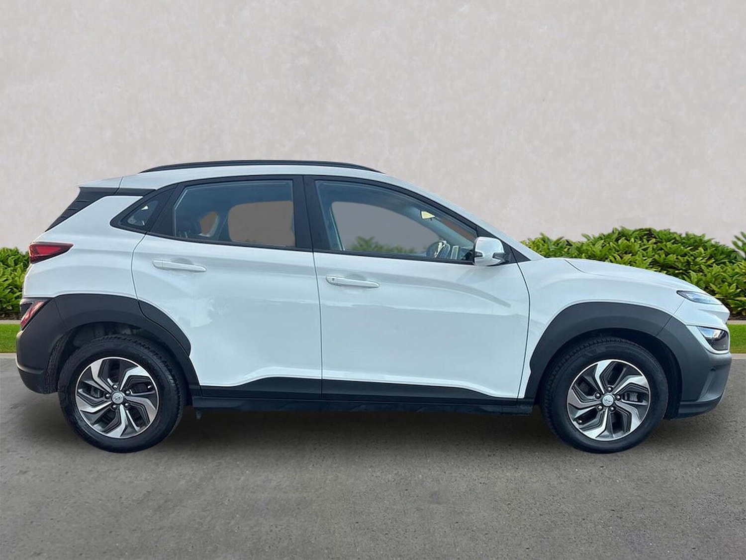 Used Hyundai KONA 2023 for sale - 76324664: Photo 3