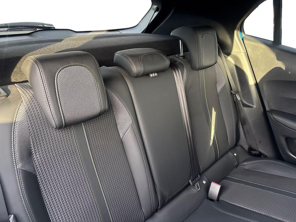 Used Peugeot 2008 2023 for sale - 76924637: Photo 16