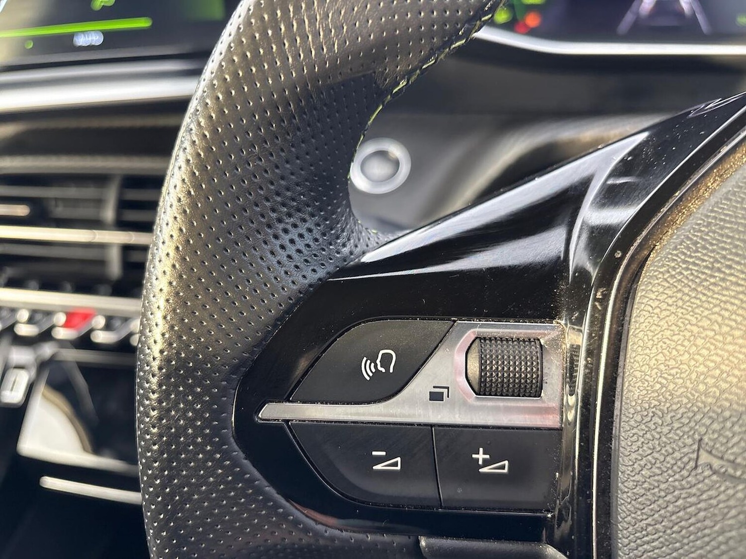 Used Peugeot 2008 2023 for sale - 76924637: Photo 26