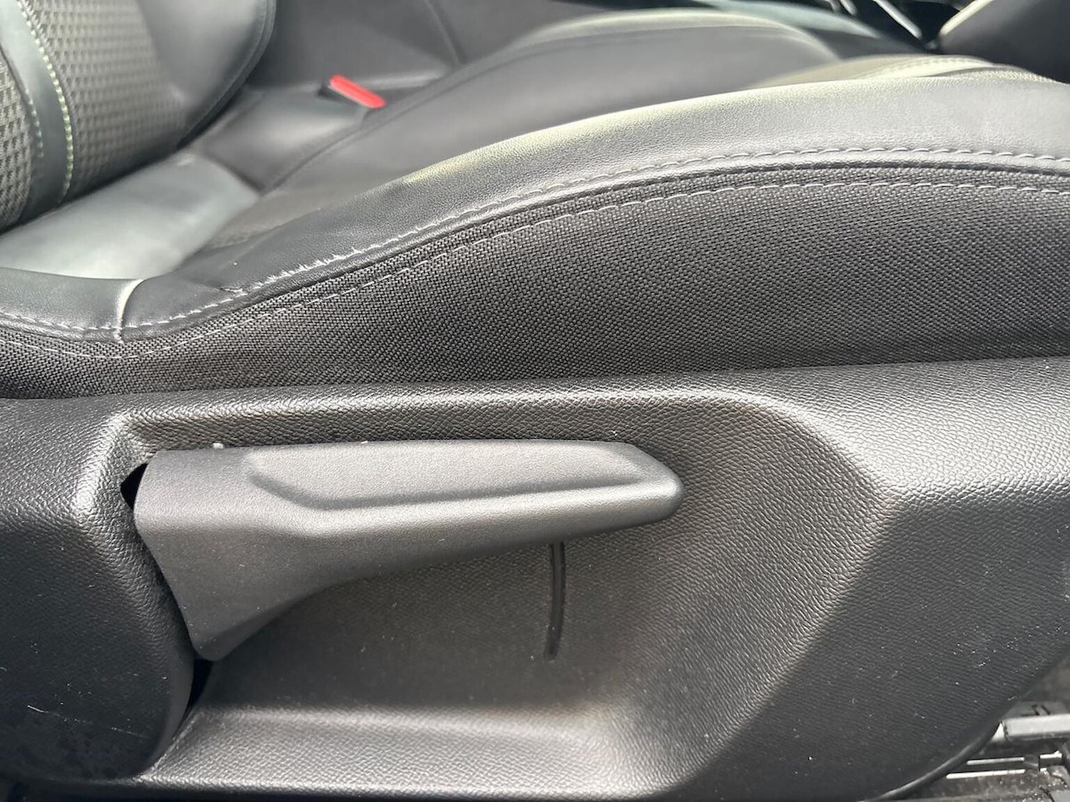 Used Peugeot 2008 2023 for sale - 76924637: Photo 30