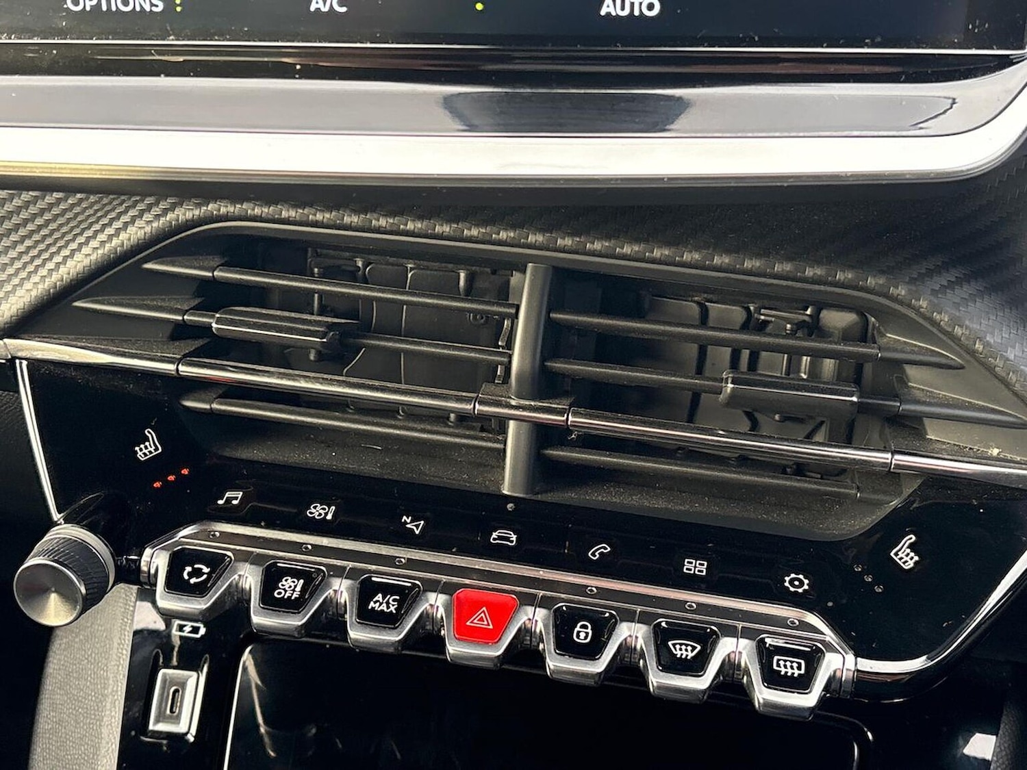 Used Peugeot 2008 2023 for sale - 76924637: Photo 39