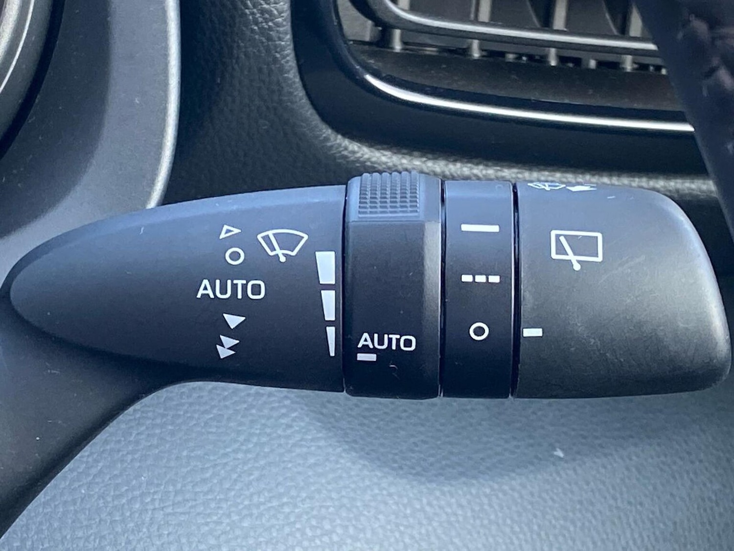 Used Toyota Yaris 2023 for sale - 78194655: Photo 31