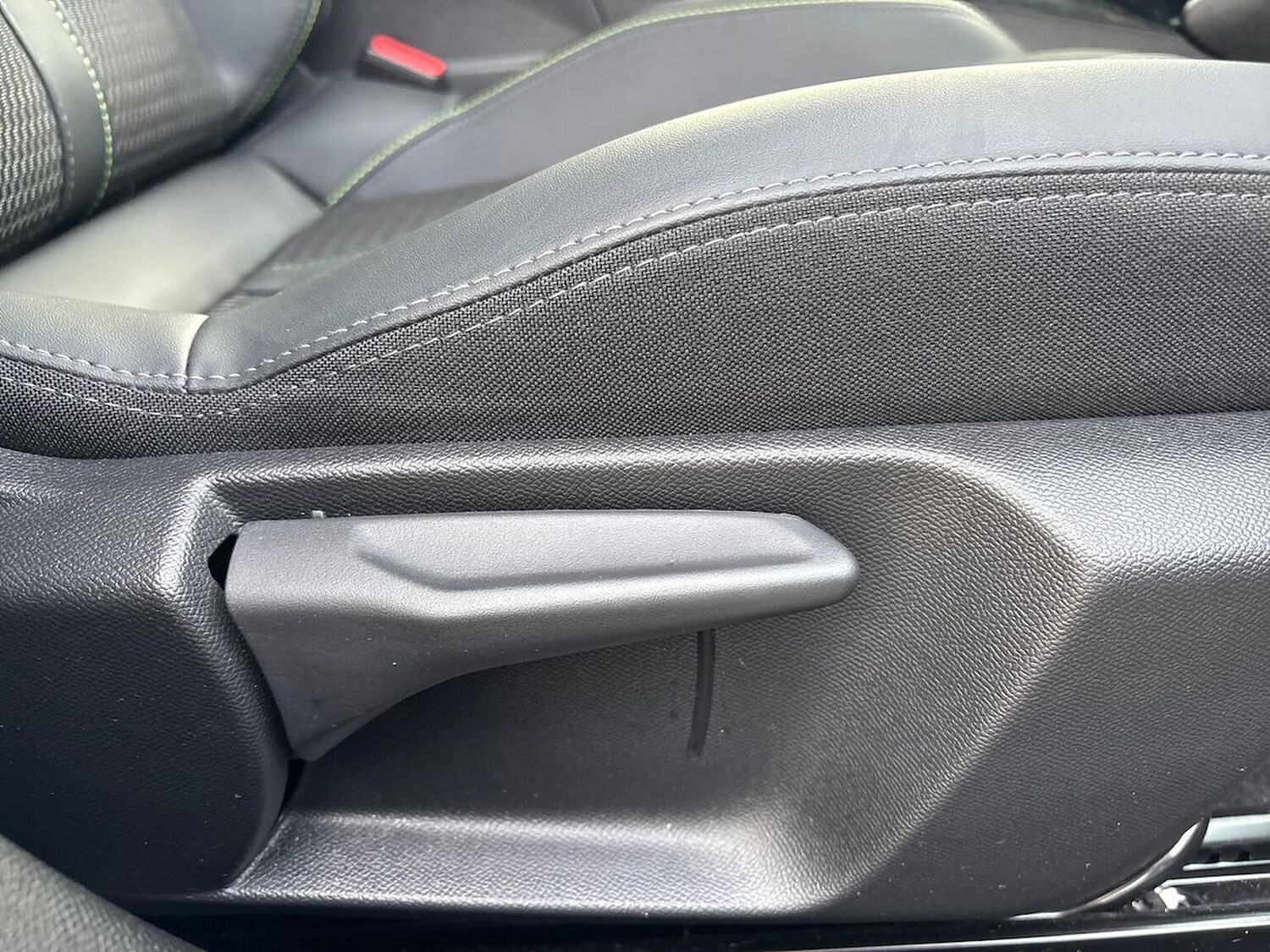 Used Peugeot 2008 2024 for sale - 76809398: Photo 30