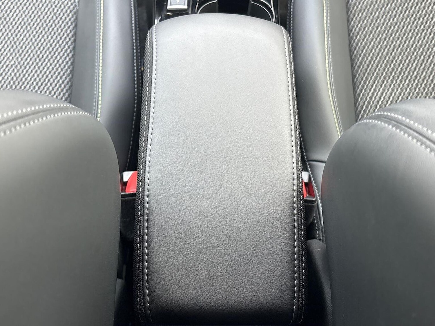 Used Peugeot 2008 2024 for sale - 76809398: Photo 32