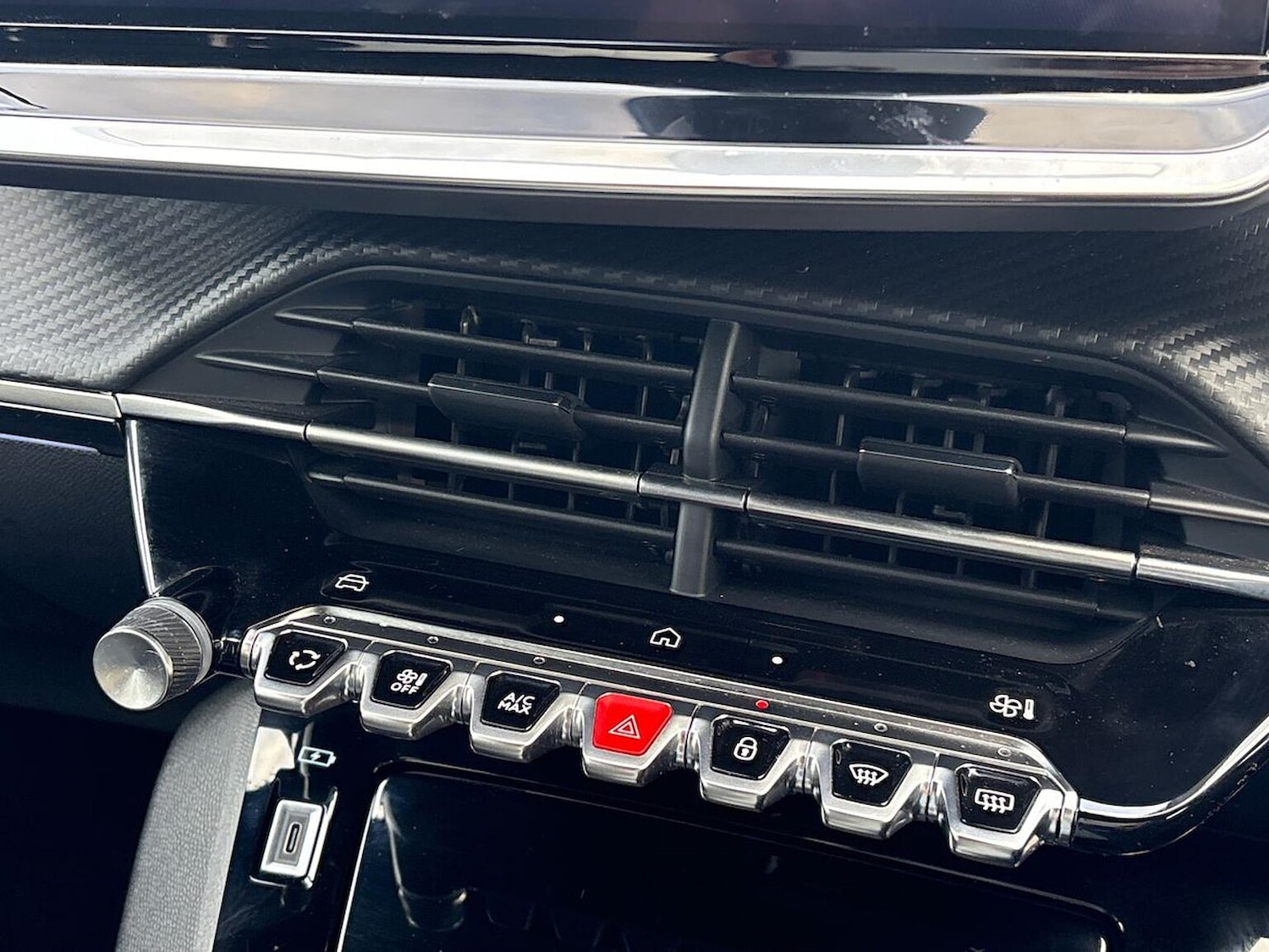 Used Peugeot 2008 2024 for sale - 76809398: Photo 40