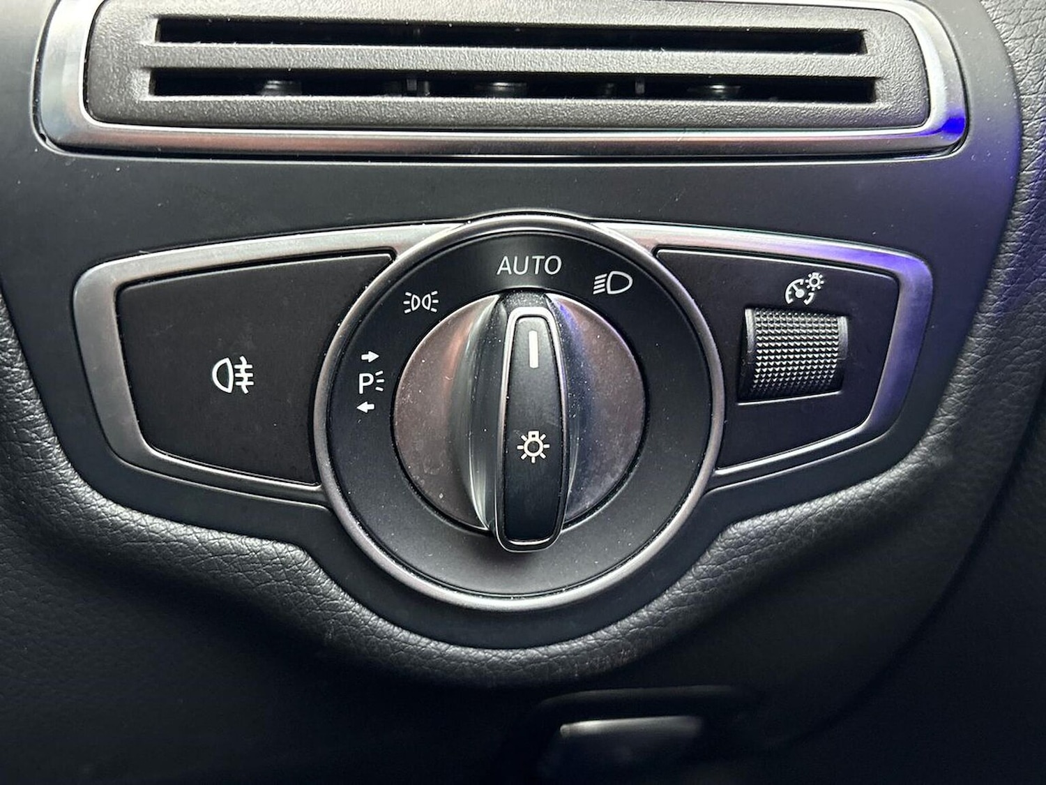 Used Mercedes-Benz C Class 2019 for sale - 77024279: Photo 23