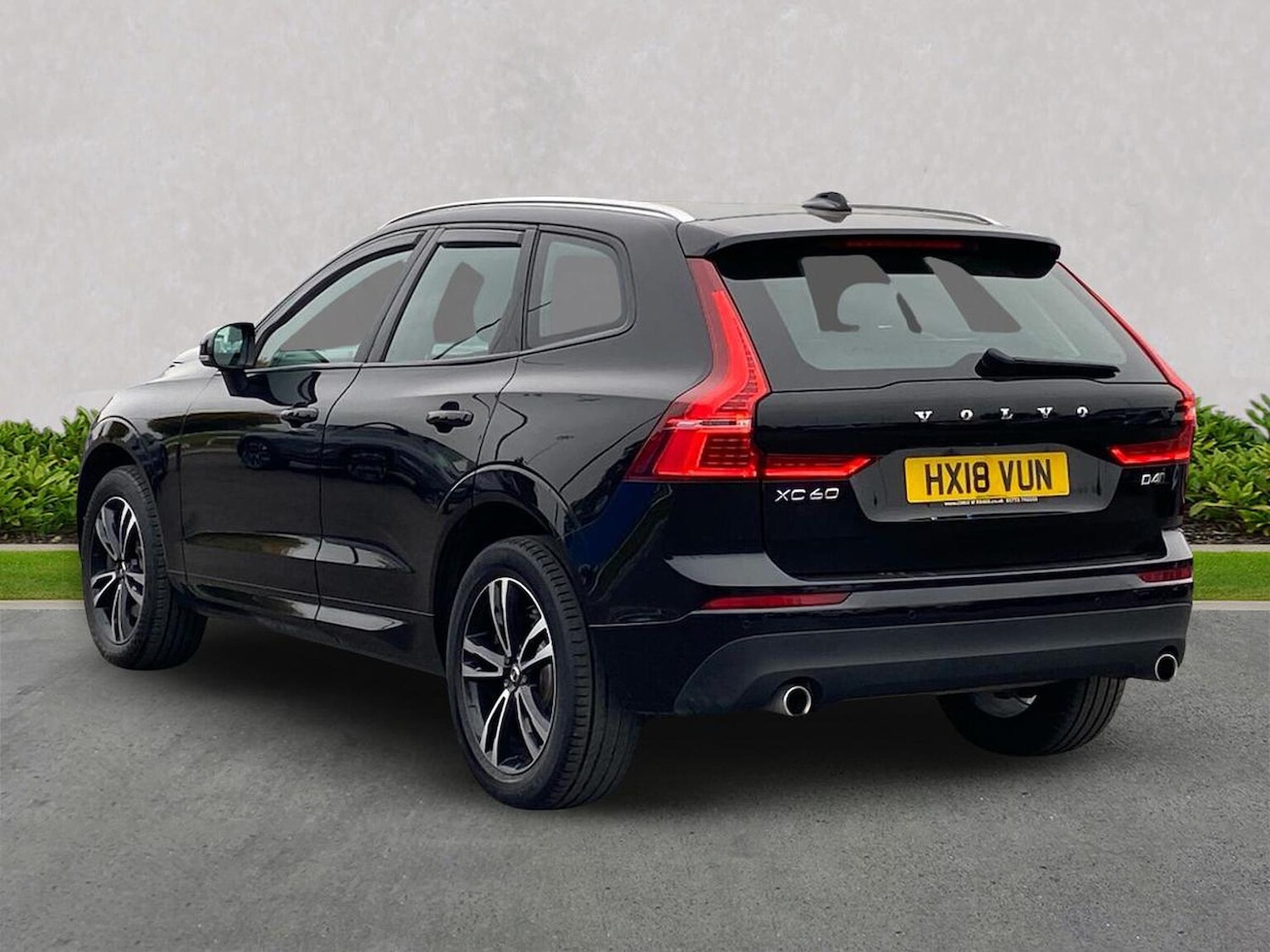 Used Volvo XC60 2018 for sale - 76799431: Photo 2