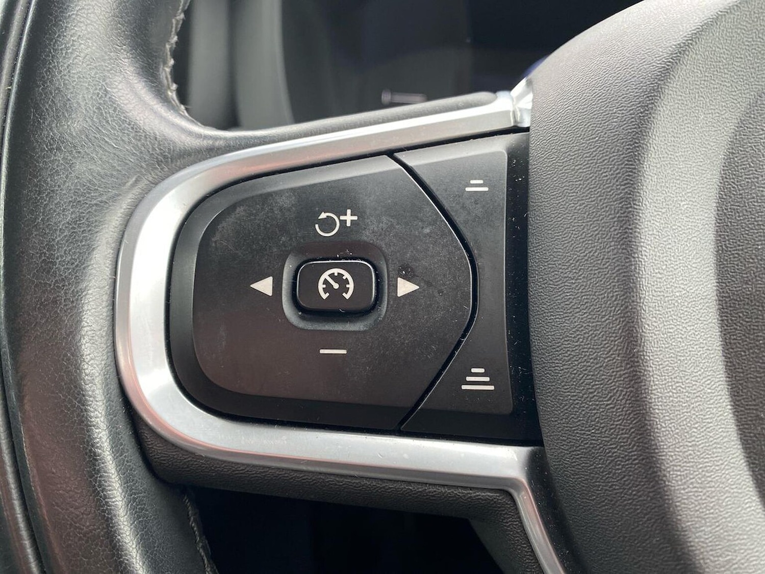 Used Volvo XC60 2018 for sale - 76799431: Photo 26