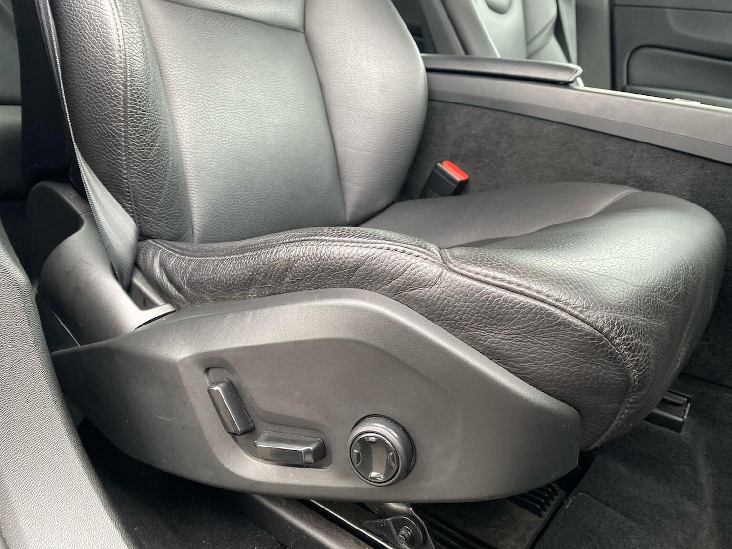 Used Volvo XC60 2018 for sale - 76799431: Photo 30